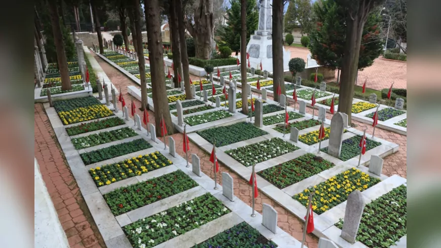 Büyükşehir’den Şehitliklere Vefa: İzmit Bağçeşme ve Asri Mezarlık’taki Bakım Çalışmaları Tamamlandı