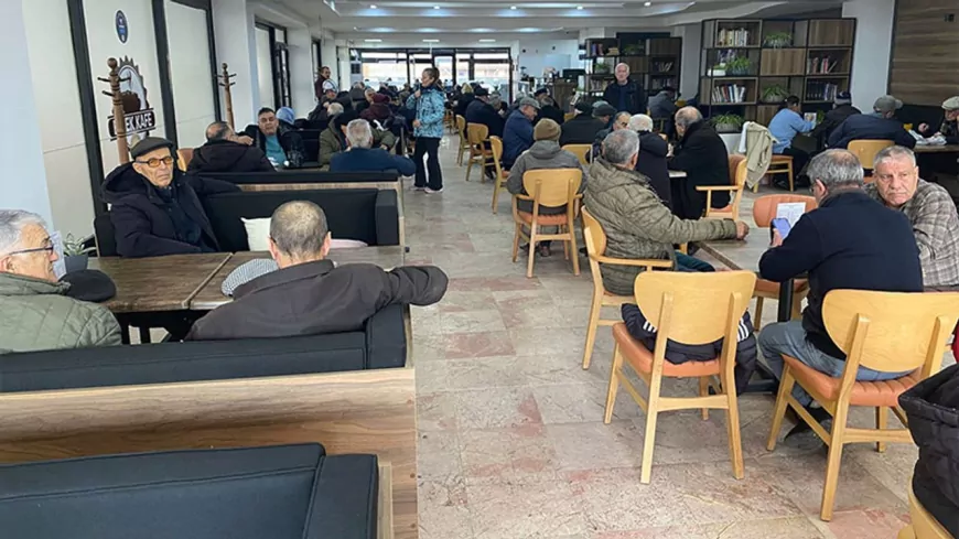 Eskişehir’de Emeklilere Özel  Emek Kafe İlgi Görüyor