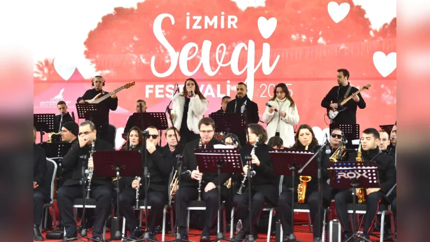 Kalpleri Isıtan Festival: Sevgi Festivali İzmir'de Coşkuyla Kutlanıyor