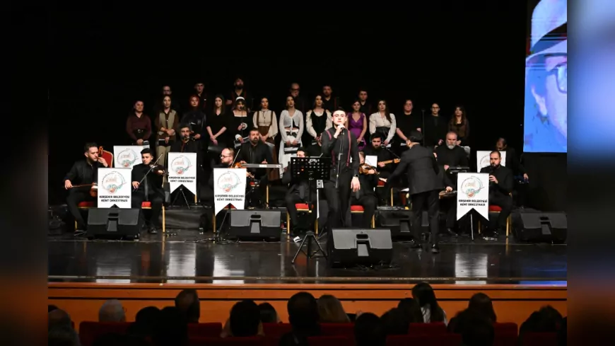 Kırşehir Belediyesi Kent Orkestrası'ndan Anadolu Rock'a Muhteşem Anma Konseri