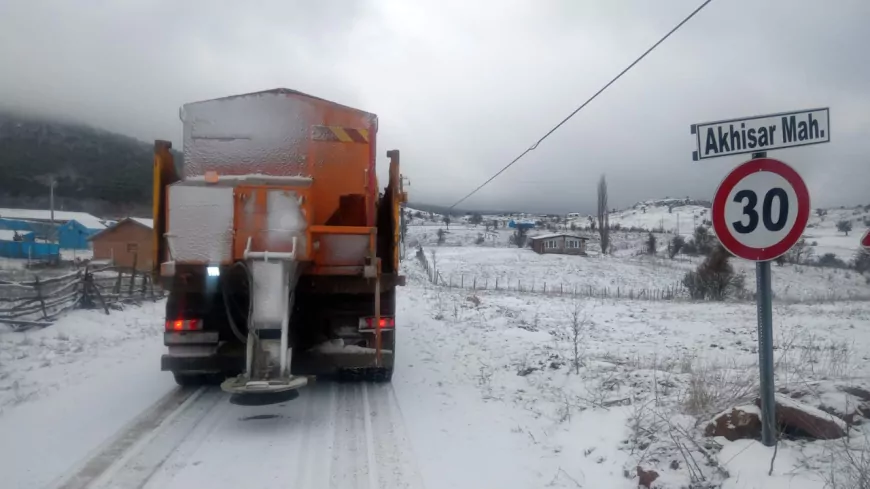 Büyükşehir'den Kırsalda Kar Mesaisi