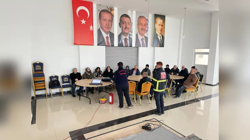 Kocaeli İtfaiyesi Yangın Güvenliği Eğitimi ile Vatandaşları Bilinçlendiriyor