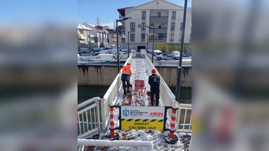 Büyükşehir, Yoğun Kar Yağışının Ardından Buzlanmaya Karşı Yoğun Çalışmalarını Sürdürüyor