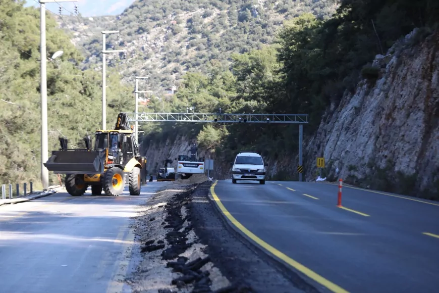 Muğla Büyükşehir Belediyesi'nin Ölüdeniz'deki Çalışmaları Devam Ediyor