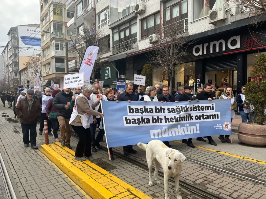 Sağlık Sistemine Karşı Beyaz Yürüyüş: Hekimler ve Halk Ankara'ya Yürüyor