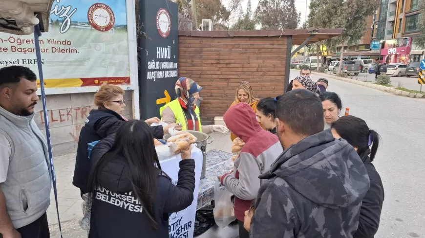 İftara 5 Kala Trafikte Olanlara İftar İkramı