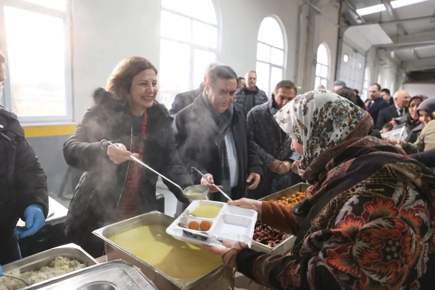 Büyükşehir İftarları Mahmudiye'de Başladı