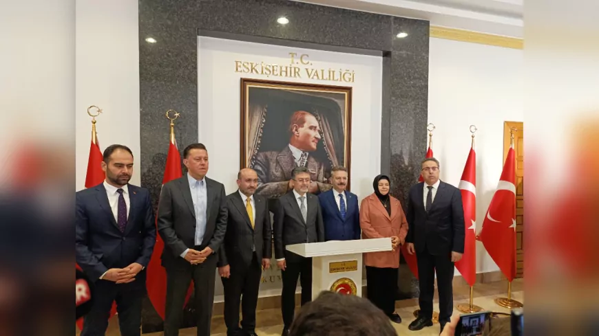 Bakan Yumaklı Eskişehir Valiliğini Ziyaret Etti