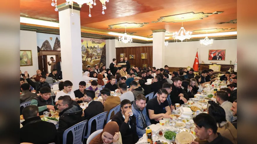 Nevşehir’de Bir İlk: 200 Üniversite Öğrencisi Başkanlık Makamında Sahur Yaptı