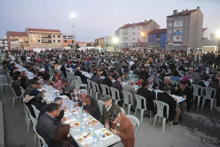 Eskişehir Büyükşehir Belediyesi, Çifteler’de Ramazan Bereketini Paylaştı