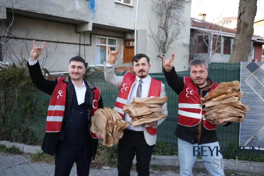 MHP Beykoz'dan Ramazan Dayanışması: Vatandaşlara Sürpriz Pide İkramı