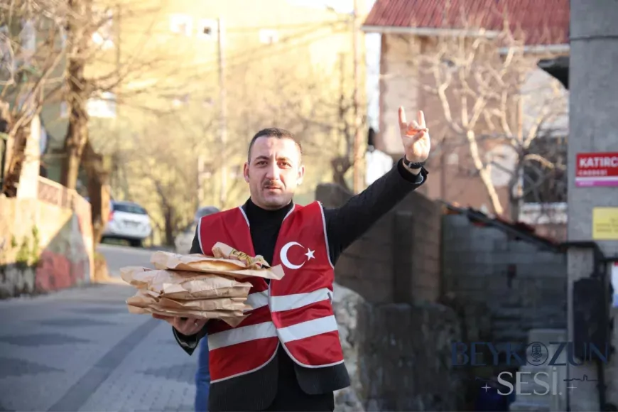 MHP Beykoz'dan Ramazan Dayanışması: Vatandaşlara Sürpriz Pide İkramı