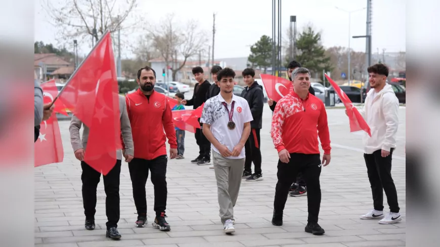 Çorum Belediyesi Spor Kulübü Sporcusu Bekir Keser, Avrupa Üçüncüsü Oldu