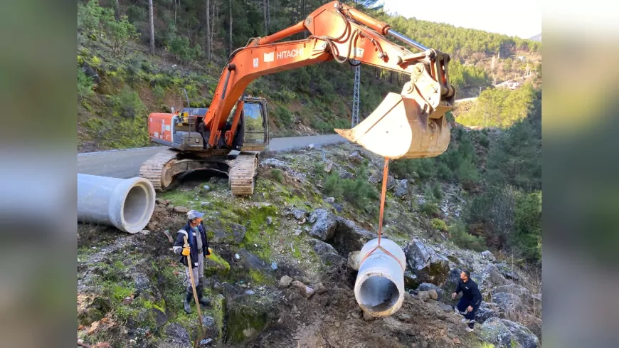 Antalya Büyükşehir Belediyesi, Alanya Kırsalında Yol Bakım ve Genişletme Çalışmalarına Devam Ediyor