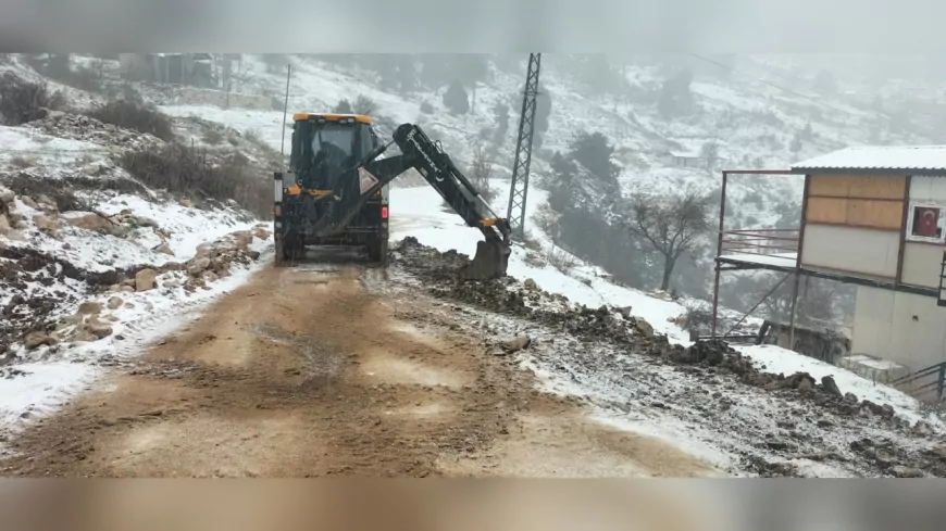 Büyükşehir Belediyesi’nden Alanya’da Kar Temizleme Çalışması