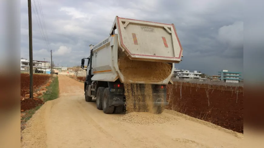 Şanlıurfa Büyükşehir Belediyesi’nden Bozova Kırsalında Yol Seferberliği