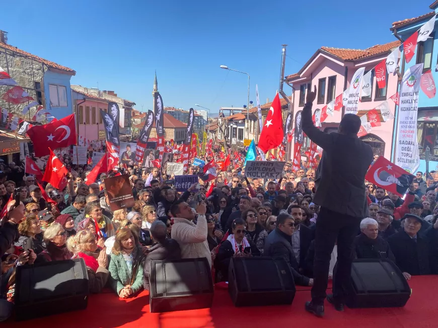 Eskişehir’de Ekrem İmamoğlu’na Destek Yürüyüşü Düzenlendi