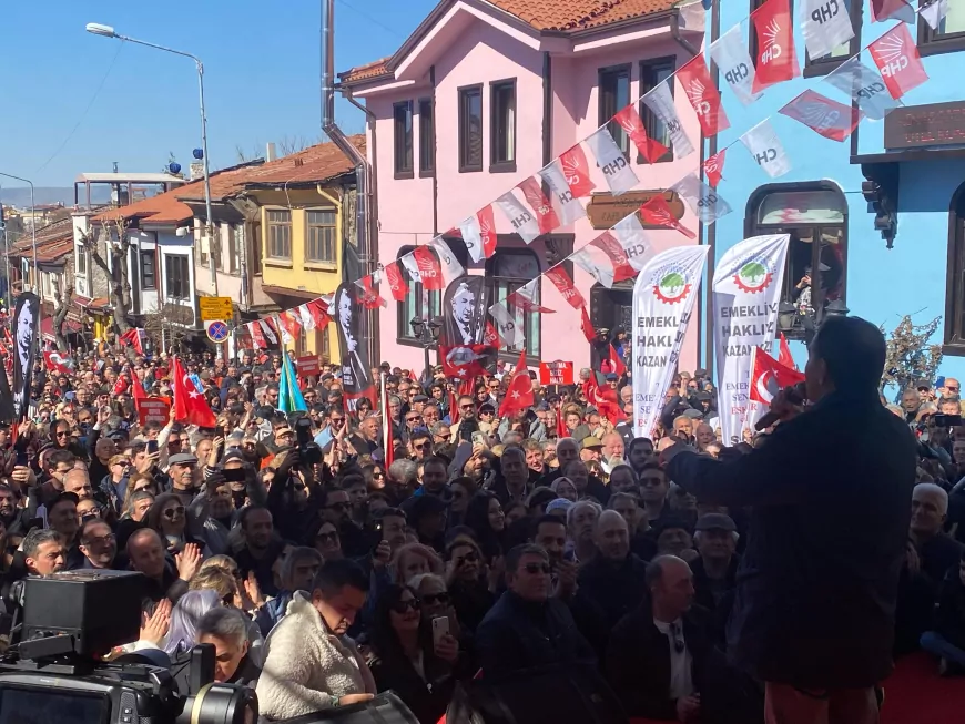 Eskişehir’de Ekrem İmamoğlu’na Destek Yürüyüşü Düzenlendi