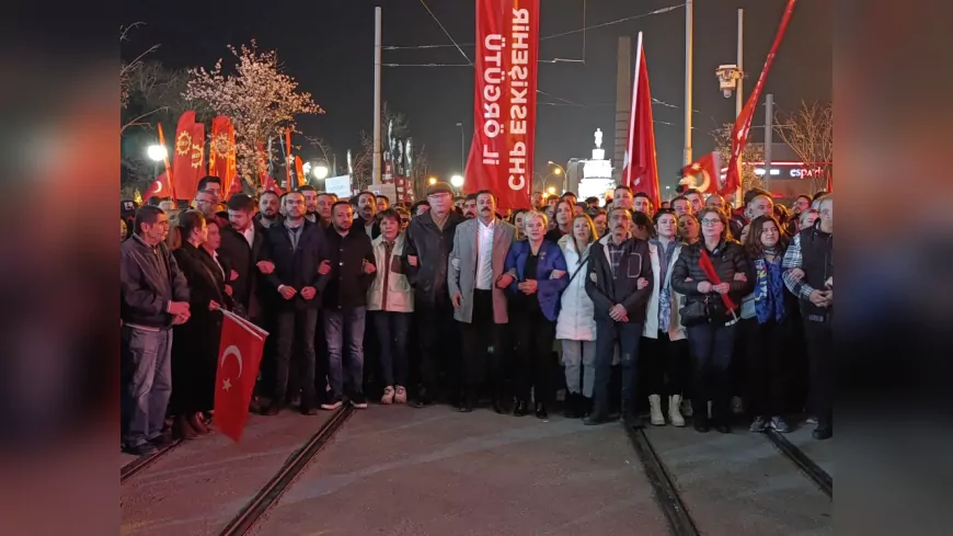 Eskişehir’de CHP’den Demokrasi Yürüyüşü: “Tarih İnananların Tarihidir”